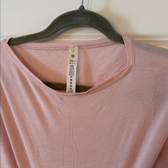 Lululemon Back In Action Long Sleeve in Color Pink Mist - Picture 4 of 6